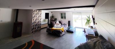 Traditional House with Garden