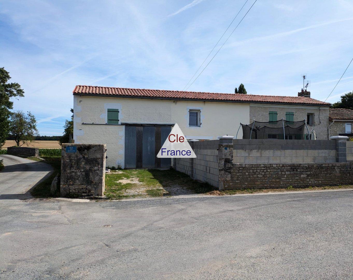 Main Photo of a 3 bedroom  House for sale