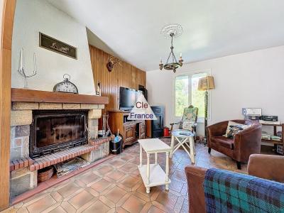 Single Storey Detached House With Large Garden