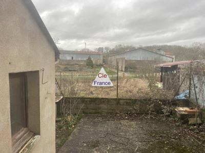 Traditional House with Garden