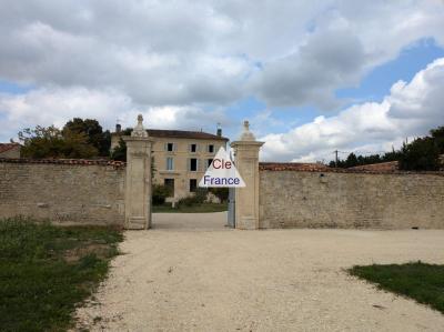 Ancienne Propriete Viticole Avec Maison De Maa