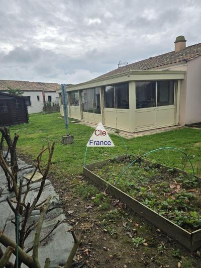 Maison Lumineuse De 2 Chambres Avec Veranda A