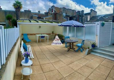Bel Appartement De 160m2, Plein Centre Ville + Garage + Studio 28 M2