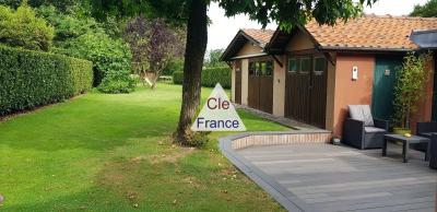 Detached House with Landscaped Garden