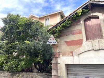 Maison De Maitre Style Manor House with Garden