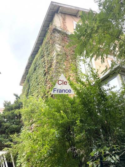 Maison De Maitre Style Manor House with Garden