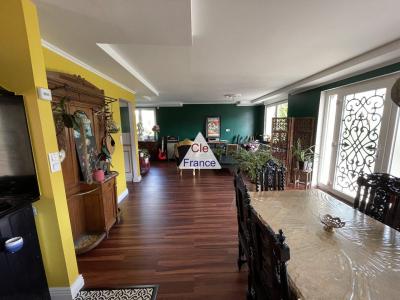 Characterful Detached House with Garden