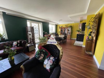 Characterful Detached House with Garden