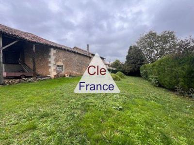 Sauzay Vaussais - Maison A Renover Avec Grange