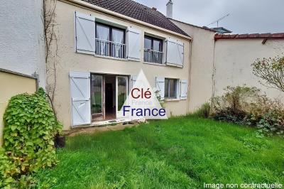 Traditional House with Garden