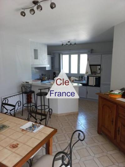 Magnificent Location for the Ranch Style Detached House