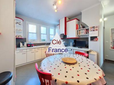 Stunning High-Quality Detached House with Garden