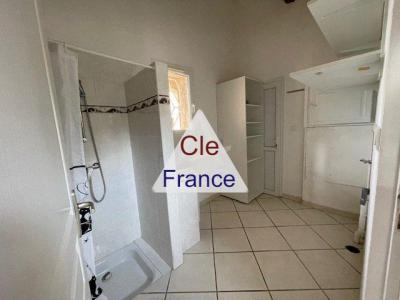 Detached Villa with Swimming Pool