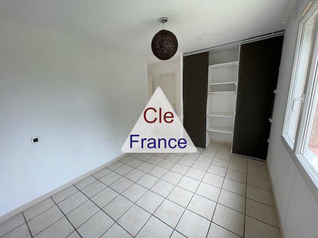 Detached Villa with Swimming Pool