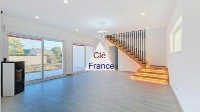 New Build Detached House with Garden