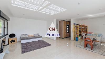Confortable New Build Contemporary House