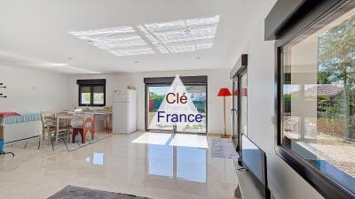 Confortable New Build Contemporary House