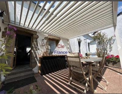 Beautiful House in the Coastal Sector