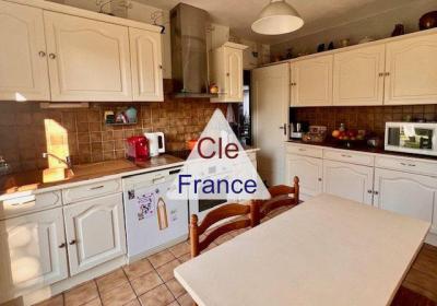 Single Storey Villa With Garden