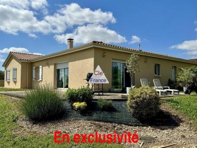 Beautiful Contemporary Detached House with Garden