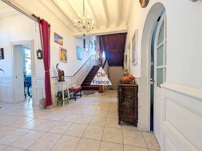 Maison De Maitre Style Manor House with Garden