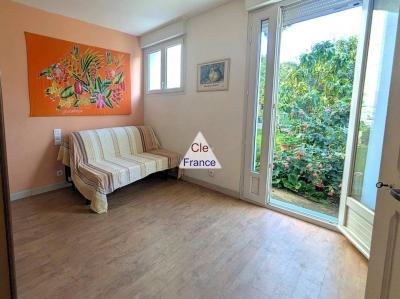 Maison De Maitre Style Manor House with Garden