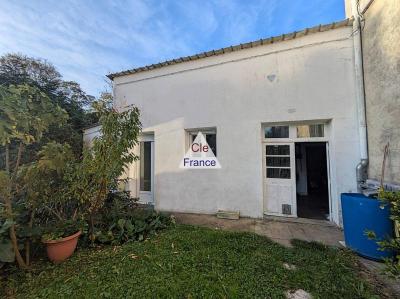 Maison De Maitre Style Manor House with Garden