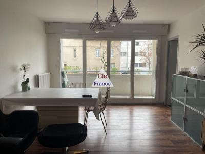 Two Bedroom Apartment in Heart of Town