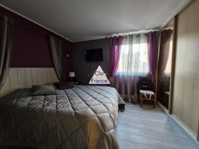 Spacious Apartment with Balcony
