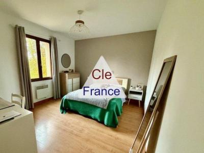 Beautiful Detached House with Landscaped Garden