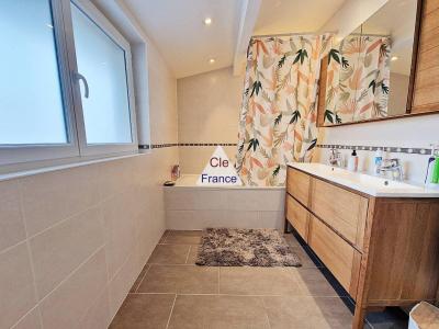 Fully Renovated House with Lovely Garden