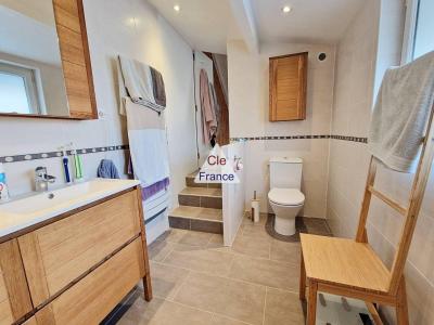 Fully Renovated House with Lovely Garden