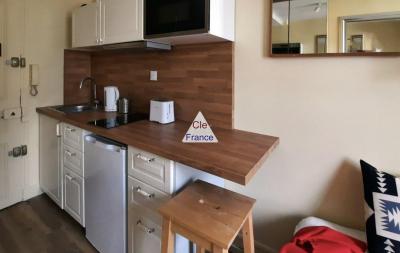 Lot De 2 Chambres De Service Au Derniere Etage - Ascenseur