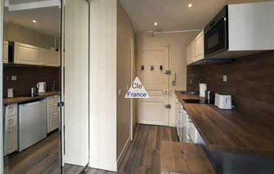 Lot De 2 Chambres De Service Au Derniere Etage - Ascenseur