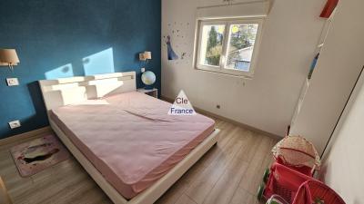 Detached Villa with Garden Close to the Coast
