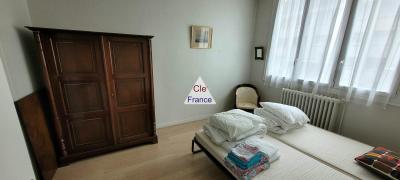 Apartment in Heart of Town