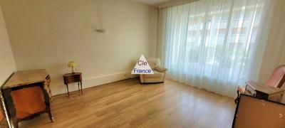 Apartment in Heart of Town