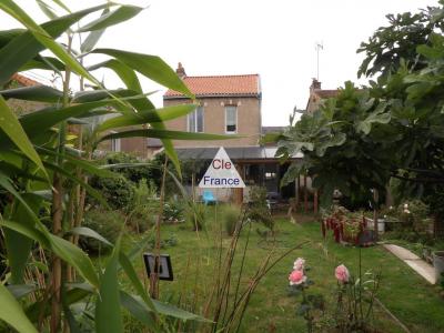 Lovely House in Nice Setting with Charming Garden