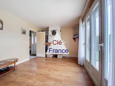 Detached House with Garden