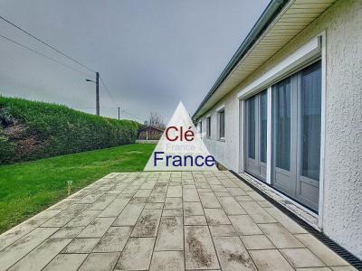 Detached House with Garden