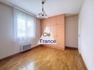 Detached House with Garden