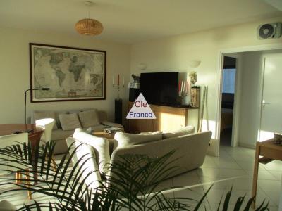 Apartment Overlooking the Harbour