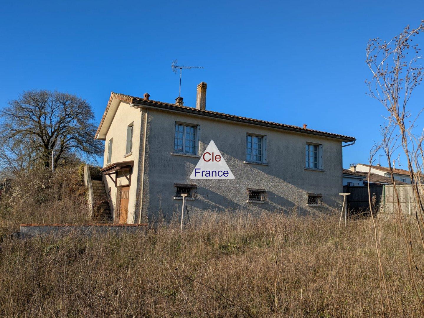 Main Photo of a 2 bedroom  House for sale