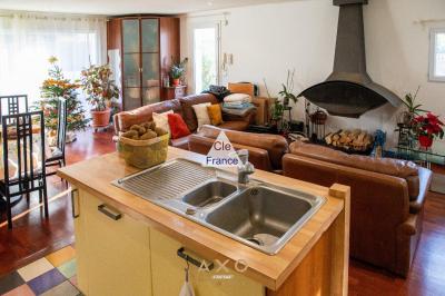 Allauch - Maison De Ville - T4 - 90 M2 - Terrasse - 450 000 A