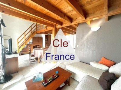 Duplex Apartment a Stone's Throw from the Beach