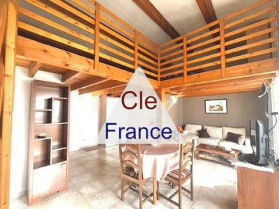 Duplex Apartment a Stone's Throw from the Beach