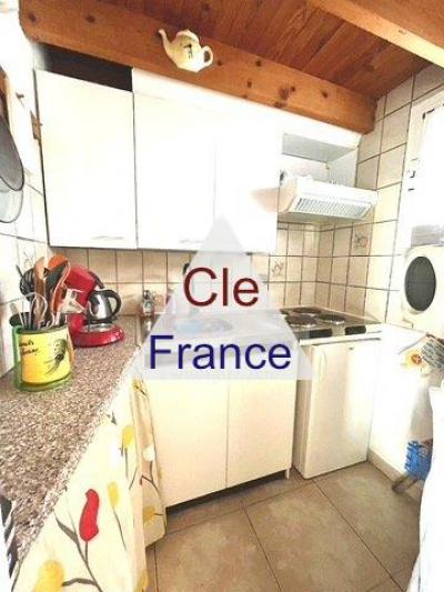 Duplex Apartment a Stone's Throw from the Beach