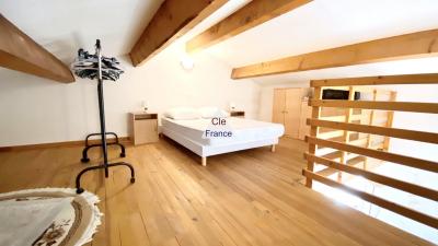 Duplex Apartment a Stone's Throw from the Beach