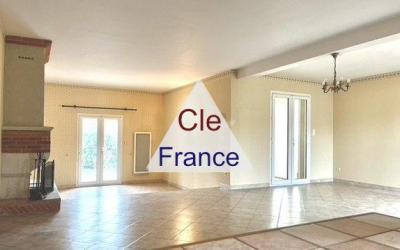 Detached Villa Not Far from the Coaet