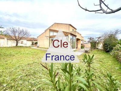 Detached Villa Not Far from the Coaet
